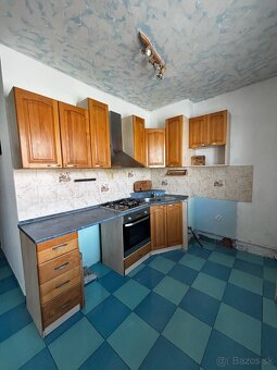 Priestranný 3izb byt s balkonom a vlastným kúrením - 7