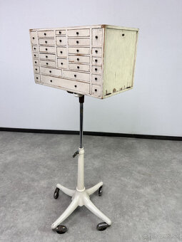 dizajnová skrinka so šuplíkmi Zubný laborant 1930 - 7