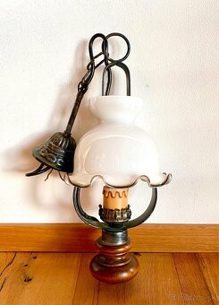 Stará krásná malá kovaná lampa ve stylu petrolejky - 7