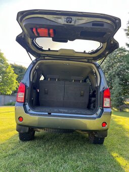 Nissan Pathfinder 2,5 DCi 4x4 126kW - 7