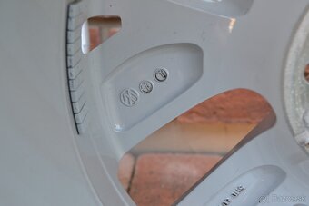 5x112 R17 Hlinikove disky Original VW Golf 8 - 7