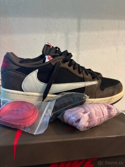 Travis Scott x Air Jordan 1 Low ‘Mocha’ - 7