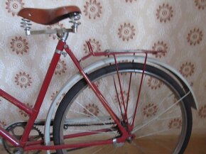Predám starý zachovalý , cca 50 ročný, dámsky bicykel. - 7