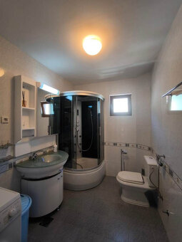 Priestranný apartmán s rozlohou 107 m² s terasou, Budva, Čie - 7