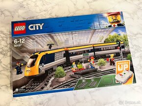 LEGO City Trains osobný vlak 60197 - 7