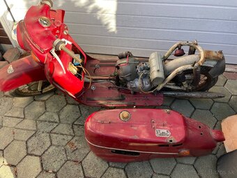 Manet S 100 cerveny - 7