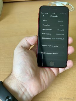 Apple iPhone SE (2020) - 7