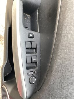 Rozpredam na diely Mazda 2 2007-2014 - 7