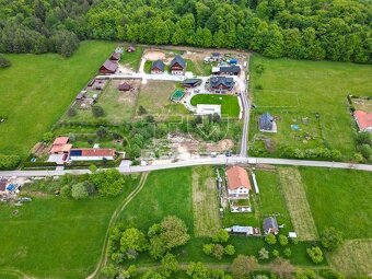 EXKLUZÍVNE NA PREDAJ KRÁSNY STAVEBNÝ POZEMOK (1101 m2)... - 7