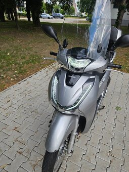 Honda SH125i ABS, 3300km, keyless, LED svetlá, plexi, kufor - 7
