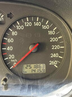 VW Golf 4 2.3 V5 - 7