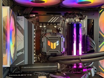 Ryzen 7 7800x3D•RTX 5070 12GB•32GB RAM•2TB SSD•750W - 7