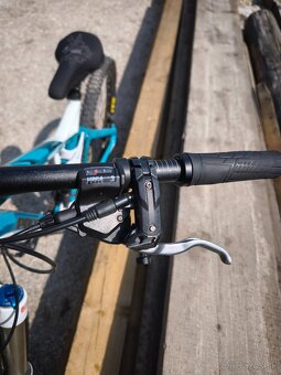 Predám celoodpružený horský bicykel poligon ax 3.0 - 7