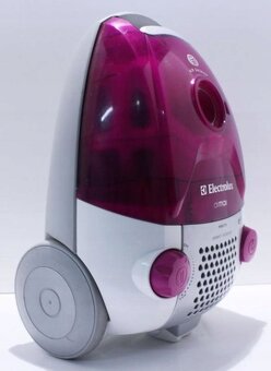 Predám používaný vreckový vysávač ELECTROLUX Air Max. - 7