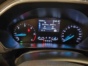 Ford Focus Kombi 1.5 TDCi EcoBlue Titanium A/T 8 - 7