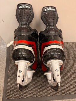 BRUSLE CCM JETSPEED FT6 VEL. 44/9D - 7