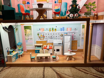 Drevený domček s vybavením - 7