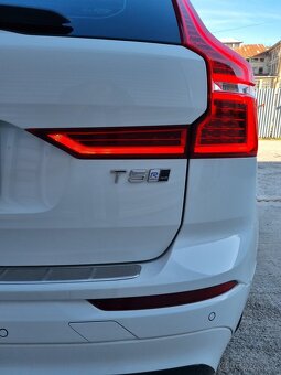 Volvo XC60 T5 R-Design AWD A/T ⭐benzín⭐ - 7