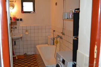 Rodinný dom s garážou, záhradou a ovocnými stromami - 7