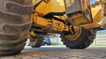 Predám stavebný teleskopický nakladač JCB 530-110 - 7