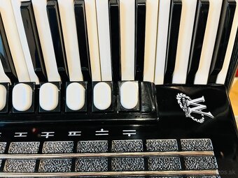 Predám akordeón WELTMEISTERS SAPHIR 120 BASOVÝ VÝBORNÝ STAV - 7