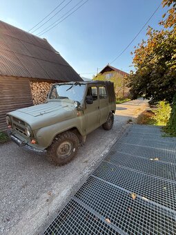 Uaz 469 2.4 - 7