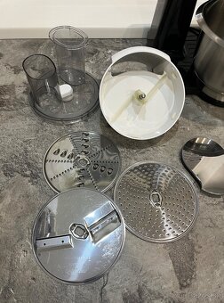 Bosch MUM Serie 2 MUMS2VM00 900W kuchynský robot - 7