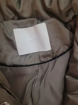 HUGO BOSS, presivana dlha bunda, velkost 38 - 7