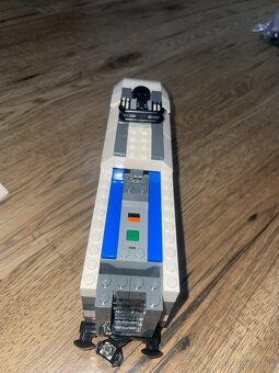 Predám LEGO City vlak 60051 – vysokorýchlostný osobný vlak - 7