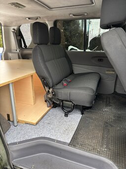 Mitsubishi L400 Space gear Delica - 7