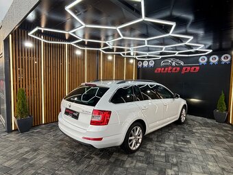 Škoda Octavia Combi 2.0 TDI Elegance/Style - 7