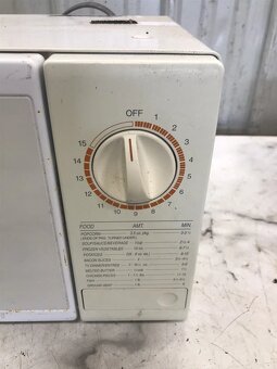 Mikrovlnka samsung - 7