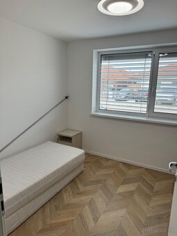 NA PREDAJ 4ínovostavba s bazenom,Maly Raj-Slovenský Grob - 7