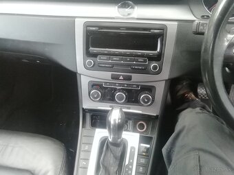Rozpredám volkswagen passat b7 combi 2,0 tdi dsg - 7
