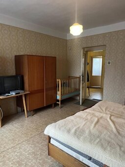 Ponúkam na kúpu rodinný dom v obci Kamenín; neďaleko Štúrova - 7