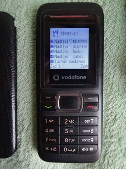 Predám funkčný mobilný telefón VODAFONE 246 s nabij... - 7