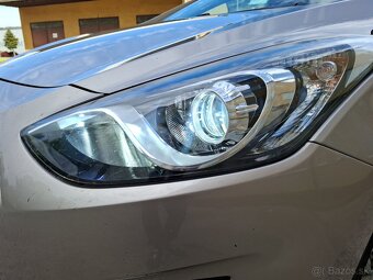 Hyundai i30 KOMBI 1.6i CRDi 16V DOHC Family + FULL LED + ZIM - 7