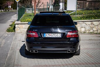 Mercedes E 63 AMG Performance, Krásny stav, Pano, Distronic - 7