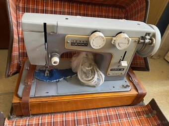 Šijacie stroje 3 ks Šijací stroj plne funkčné - 7