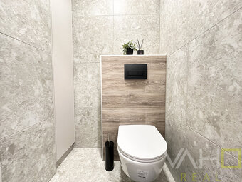 NA PREDAJ: Štýlový, kompletne zrekonštruovaný 3-izbový byt n - 7