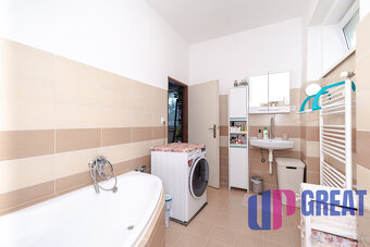 PREDAJ - 3 izbový byt, 2 garáže, 2 park.miesta, záhrada - 7