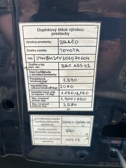 Predám Toyotu Rav4 2.0benzín 3.Gen - 7