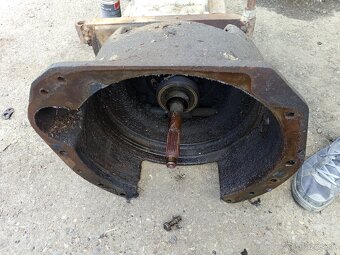 Robur, dh 112, příruba Zetor traktor v3s - 7