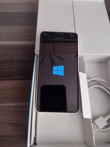 Predám Microsoft Nokia Lumia  550 - 7