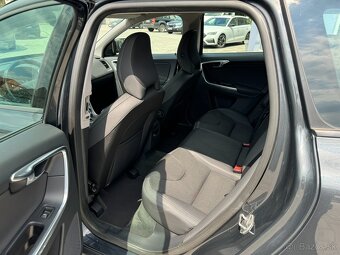 Volvo XC60 D4 Momentum Geartronic AWD - 7