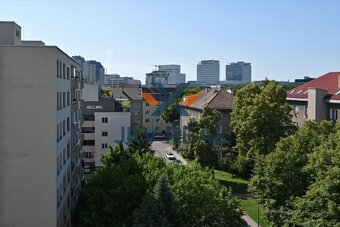 2 - izbový klimatizovaný byt Centrum OC Nivy Košická - 7