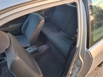 Honda Civic 1.4i - 7