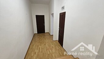 Prenájom 1 izbového bytu na námestí v Banskej Bystrici - 7