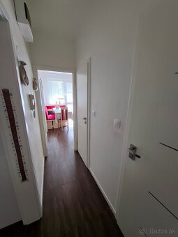 Predaj priestranný 3 izbový byt - 7