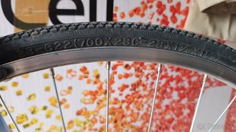 Starší cestný bicykel - 7